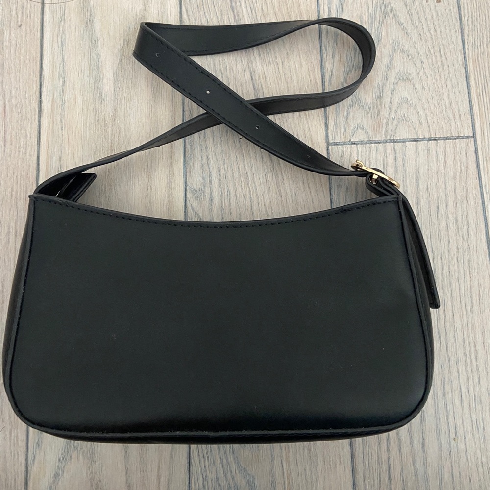 YesStyle black shoulder bag